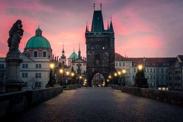 VIP Tour: Professional photos - You and Prague Best Monuments