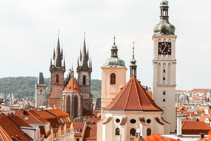 VIP Tour: Professional photos - You and Prague Best Monuments
