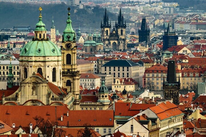 VIP Tour: Professional photos - You and Prague Best Monuments