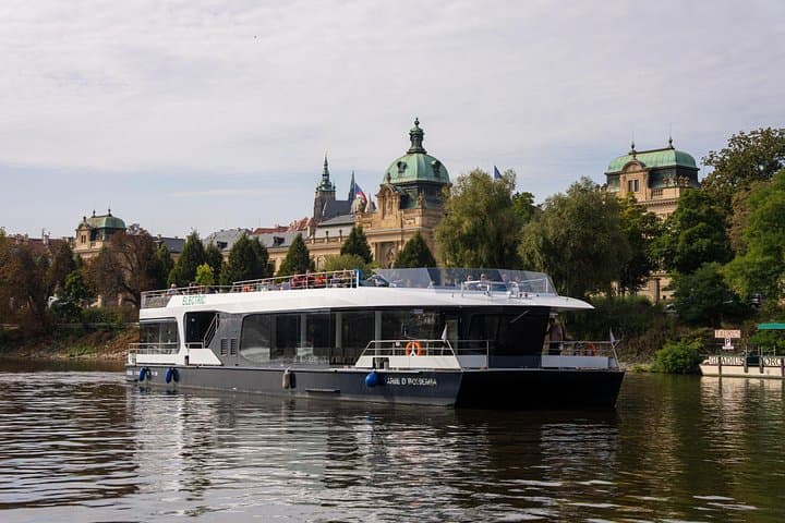 Prague: Evening Eco Cruise With a Glass of Prosecco in Bohemia