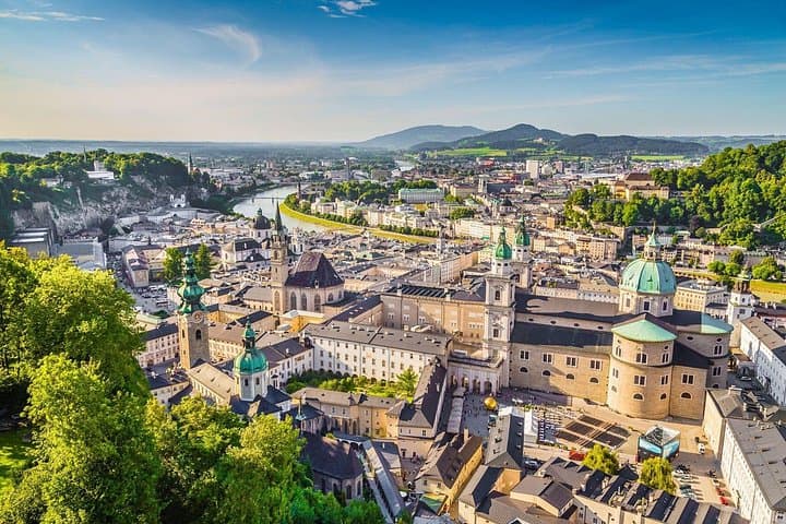 Private Transfer from Prague to Salzburg