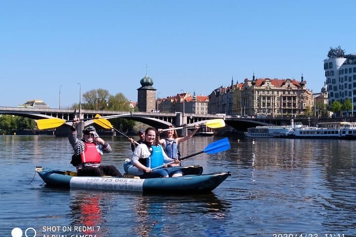 Canoe Prague – Splash into Fun!