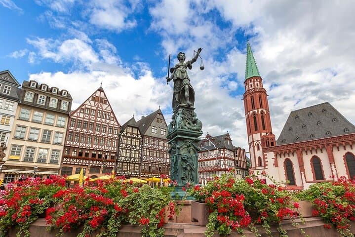 Private Transfer from Prague to Frankfurt Main