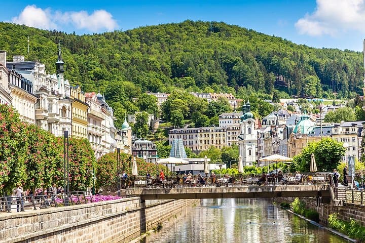 Private Transfer from Karlovy Vary to Prague
