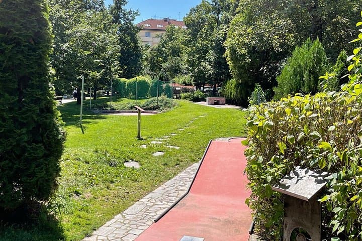 Minigolf Experience under the Prague TV Tower