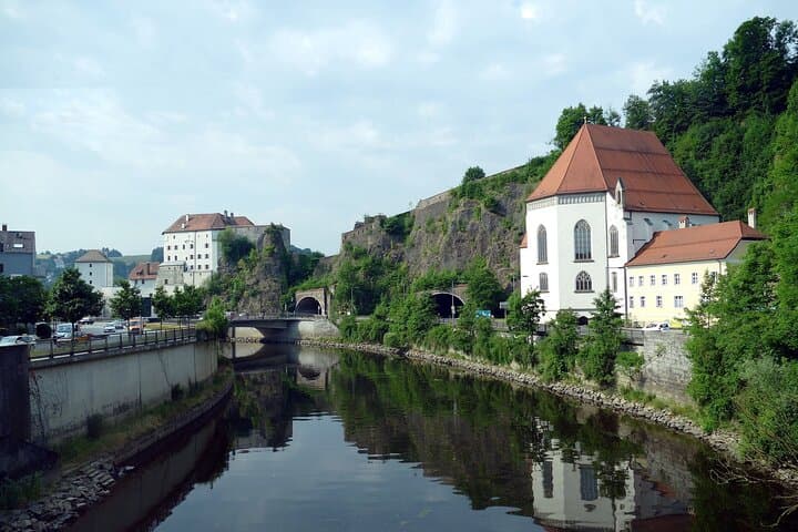 Private Transfer from Prague to Passau with 2h in Cesky Krumlov