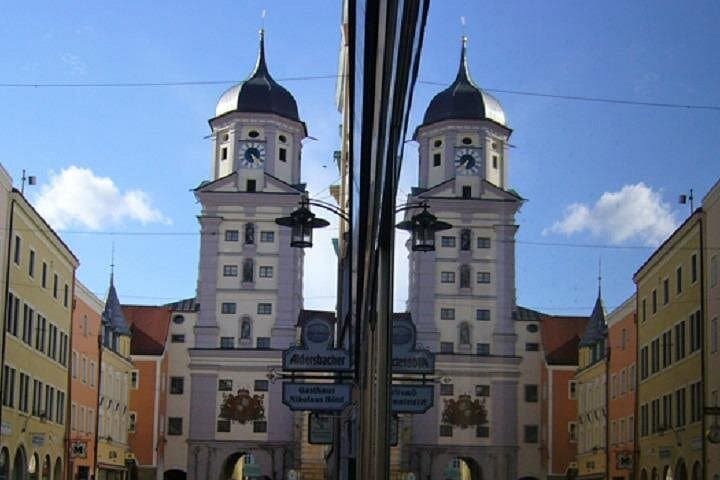 Private Transfer from Prague to Vilshofen with stop in Č.Krumlov or Hluboká