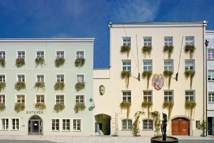 Private Transfer from Prague to Vilshofen with stop in Č.Krumlov or Hluboká