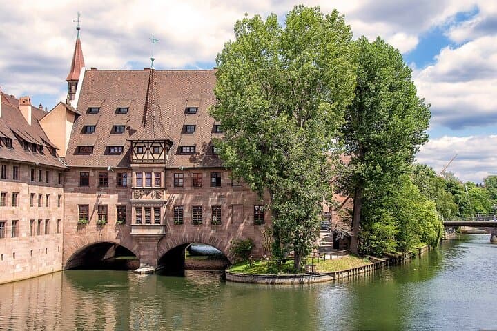 Private Transfer from Prague to Nuremberg with 2h stop in Karlovy Vary