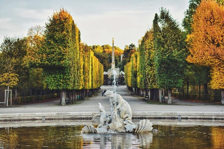 Private Transfer from Prague to Vienna with Stop in Cesky Krumlov
