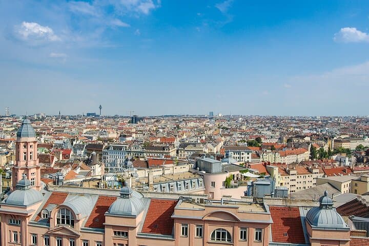 Private Transfer from Prague to Vienna with Stop in Cesky Krumlov