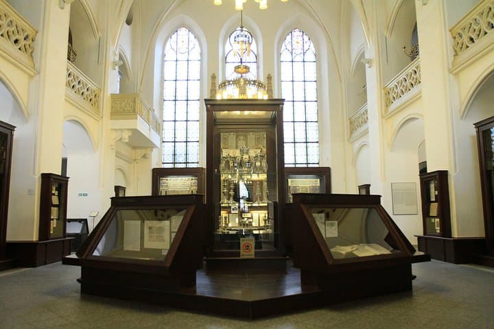 Prague Jewish Quarter Private Tour and Boat Cruise
