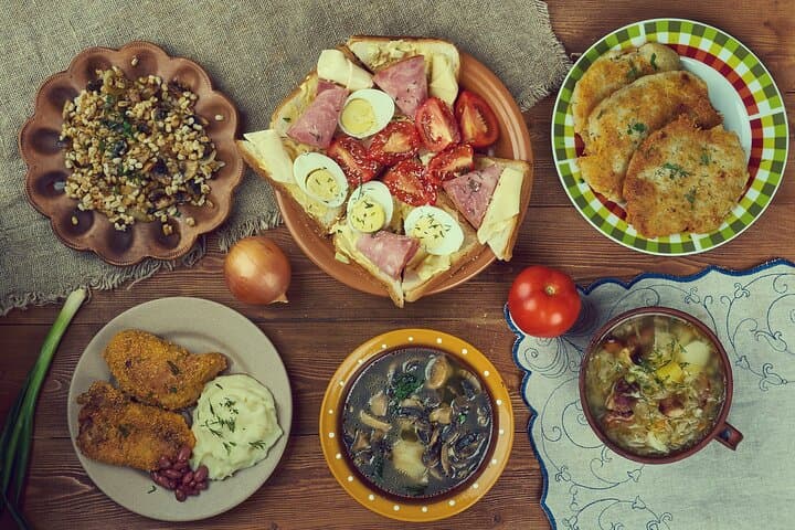 Traditional Czech Food and Prague Old Town Private Tour