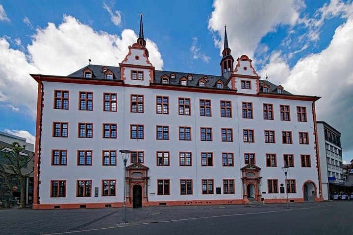 Private Transfer From Prague to Mainz With a 2 Hour Stop