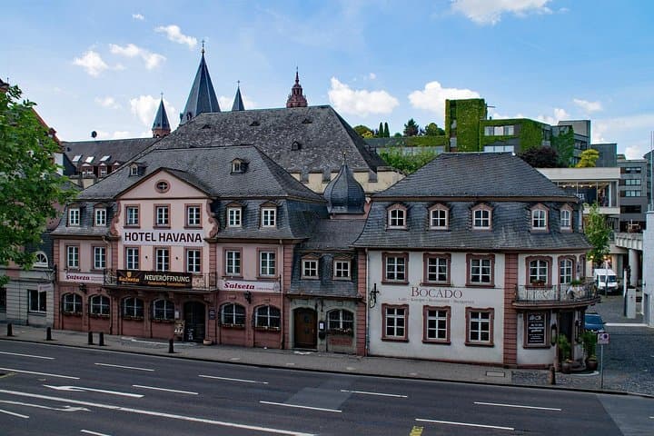 Private Transfer From Prague to Mainz With a 2 Hour Stop