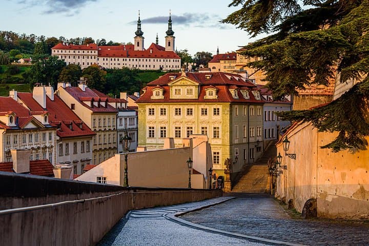ONE PRAGUE TOUR: The Castle Side with Czech Food & Beer