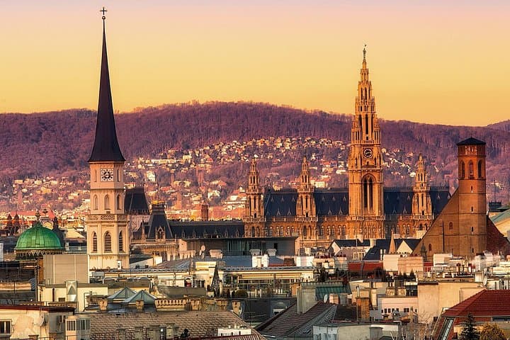 Transfer from Prague to Vienna with optional stopover in Mikulov