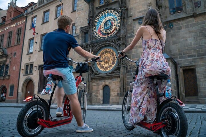 3 Hours Magnificent Tour by E-scooter Hugobike