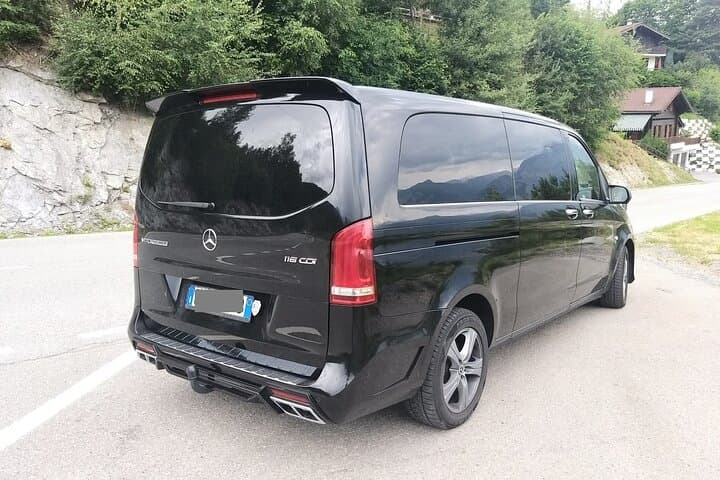 Prague Airport (PRG) to Karlovy Vary - RoundTrip Private Transfer