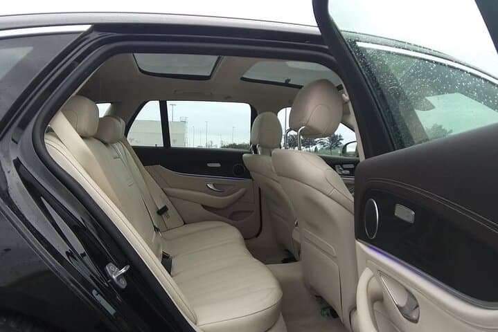 Prague Airport (PRG) to Karlovy Vary - RoundTrip Private Transfer