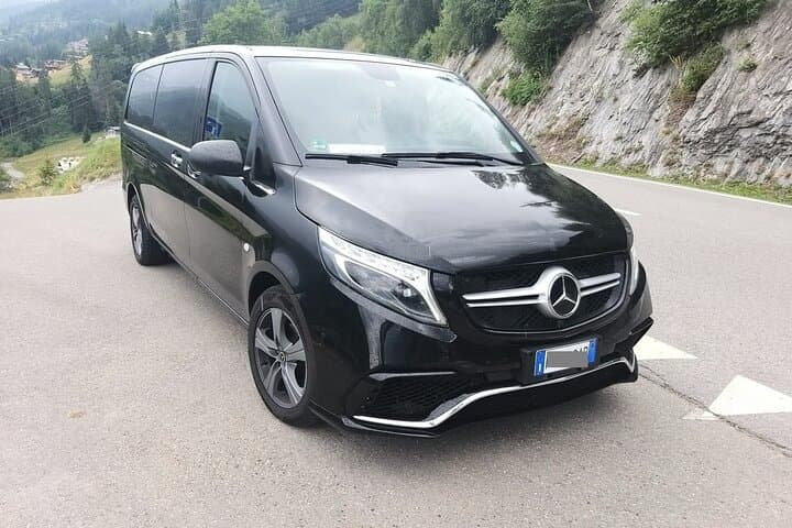 Prague Airport (PRG) to Karlovy Vary - RoundTrip Private Transfer