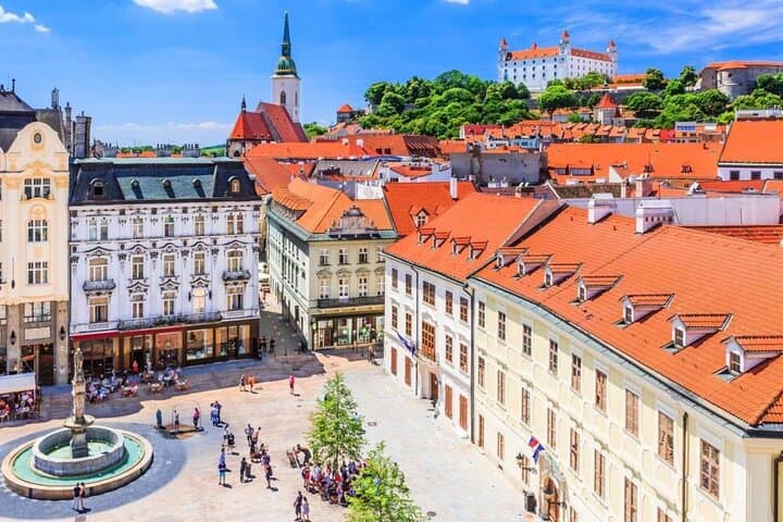 Prague-Budapest One-Way Sightseeing Day Tour