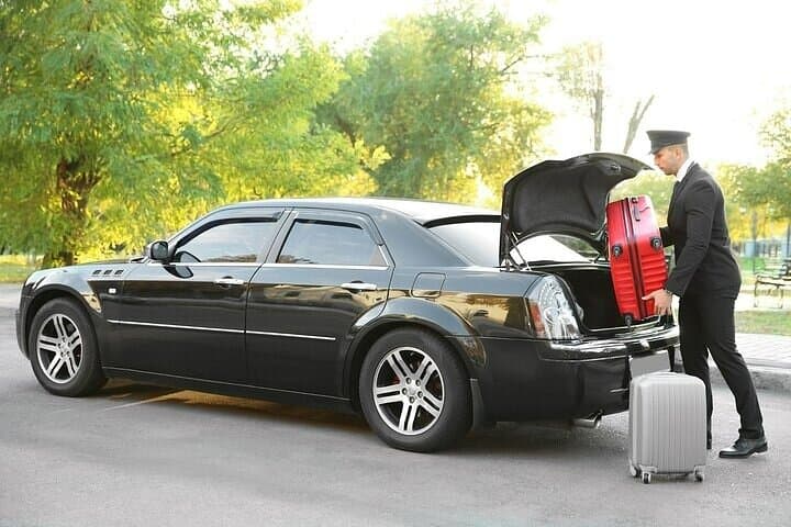 Private One-way Transfer Vaclav Havel Airport to Prague