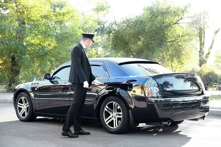 Private One-way Transfer Vaclav Havel Airport to Prague