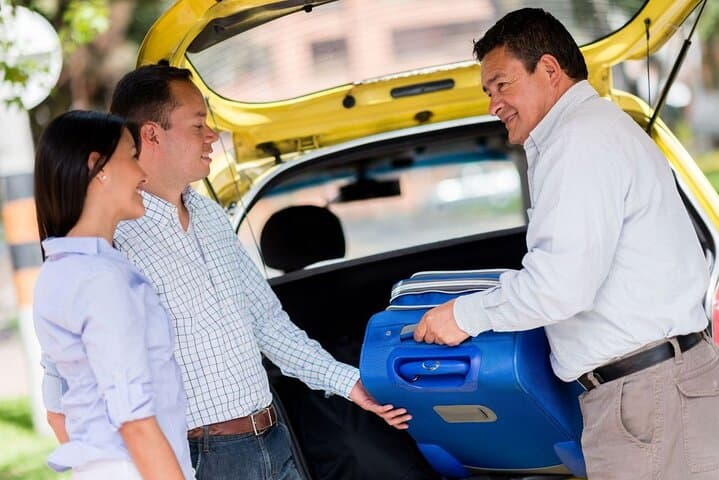 Private One-way Transfer Vaclav Havel Airport to Prague