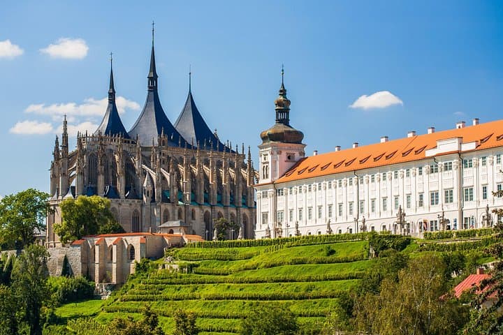 Private guided car trip to Kutna Hora from Praha with Bone Church