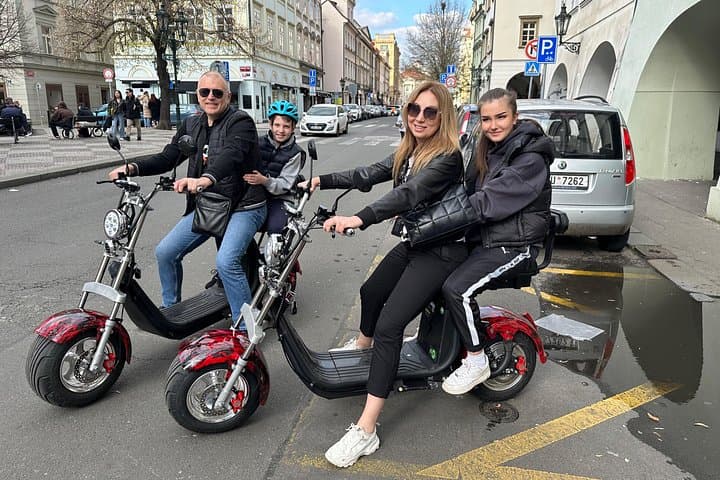 Prague E-Scooter Adventure: Fun & Easy Sightseeing 3Hours Tour