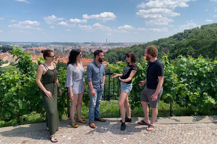 Prague Castle and Pubs Tour with Drinks Included