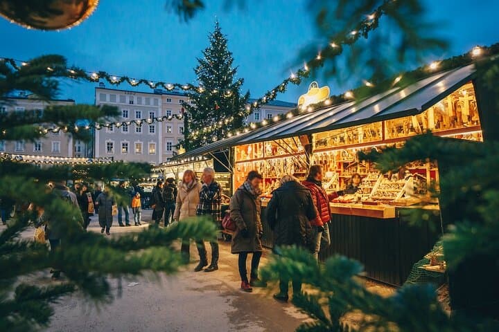 Private Day Tour with transfers from Prague to Salzburg and back