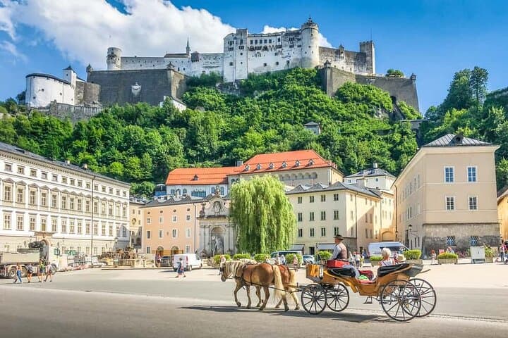 Private Day Tour with transfers from Prague to Salzburg and back