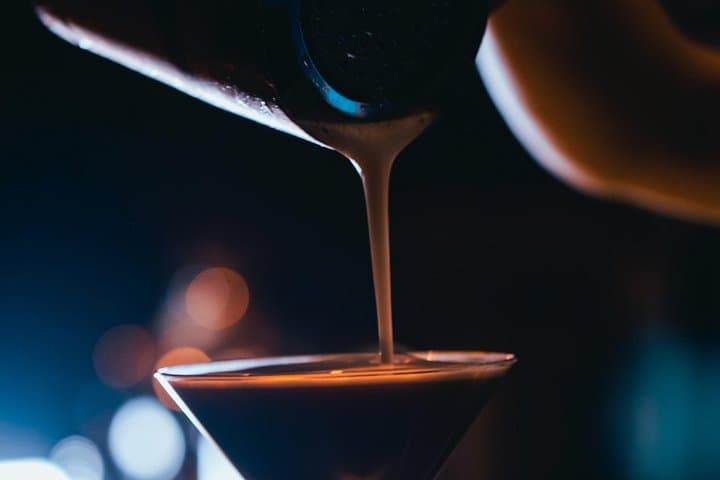 Wednesday Night Live Music and Cocktails Ticket in Kontakt Bar