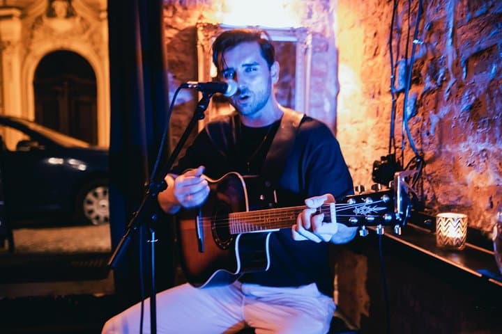 Wednesday Night Live Music and Cocktails Ticket in Kontakt Bar