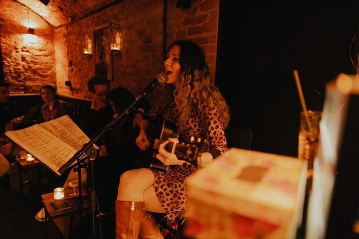 Wednesday Night Live Music and Cocktails Ticket in Kontakt Bar