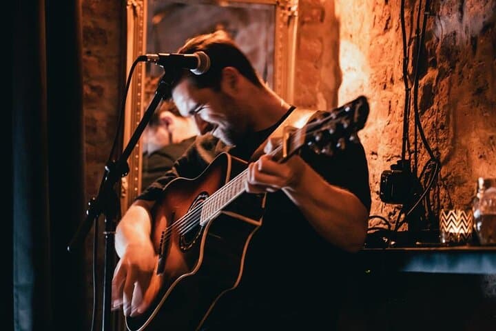 Live Music show form 9:30-11pm