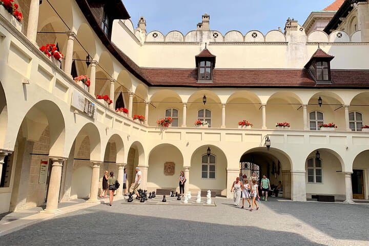 Private Full-Day Trip from Prague to Budapest with transfers