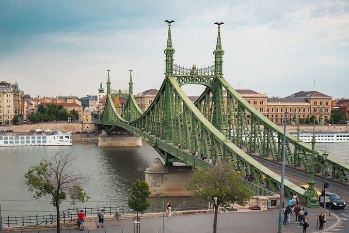 Budapest Day Trip from Prague with Private Transfers and Guide