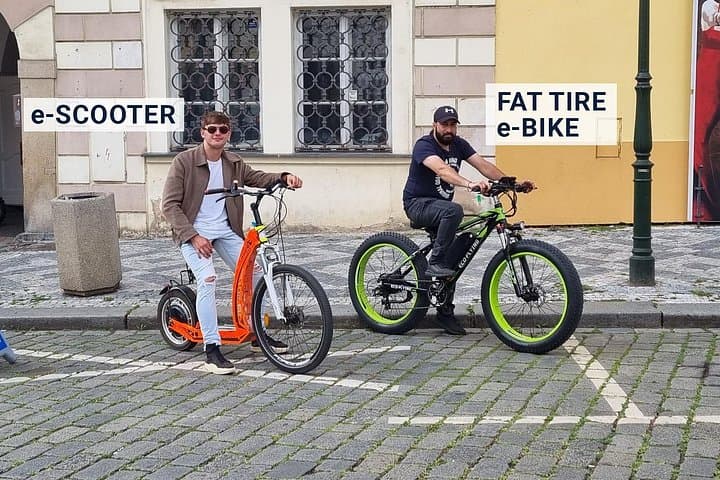 Live-Guided e-Scooter Tour of the Old Town of Prague, 60 min