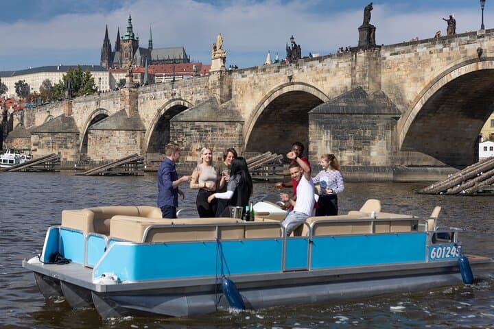 Private Boat Cruise With Unlimited Prosecco