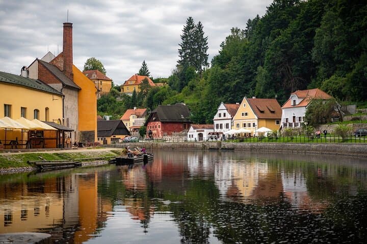 Private Driver from Prague to Vienna with a Stop in Cesky Krumlov