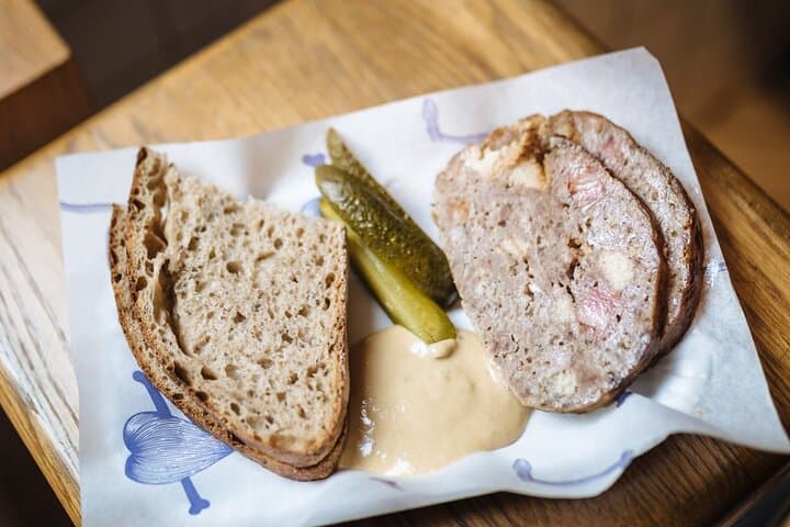 Discover Prague Old Town: All-Inclusive Food and Drink Tour