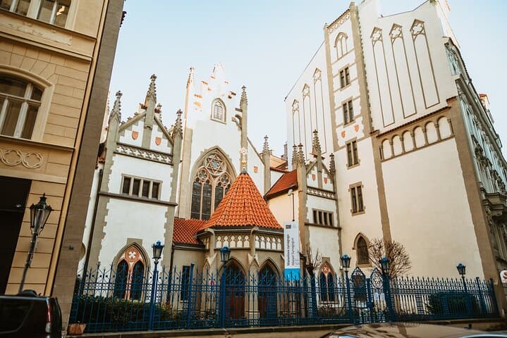 Admiring the neo-Gothic architecture of the Maisel Synagogue