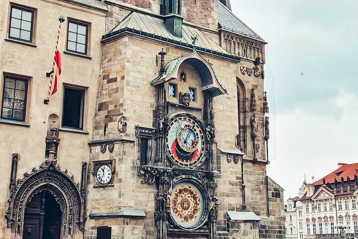 Guided Old Town & Jewish quarter Walking Tour Prague (Tip-based)