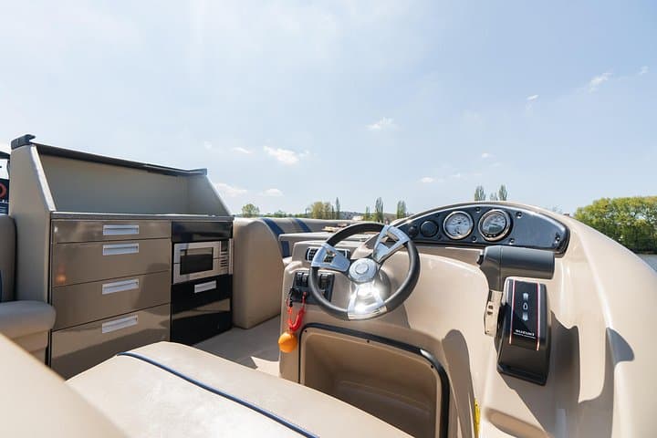 VIP Prague YachtBoat PONTOON Experience: All-You-Can-Drink