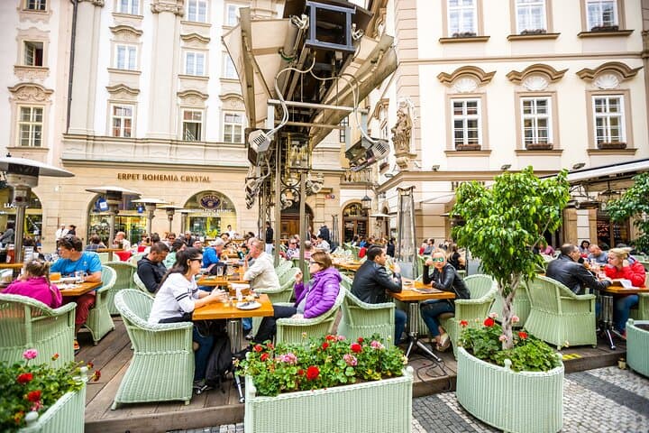 Private Cultural Beer Walking Tour in Prague Old Town