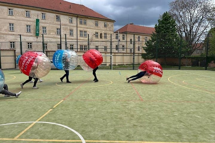 Zorb -Fußball in Prag