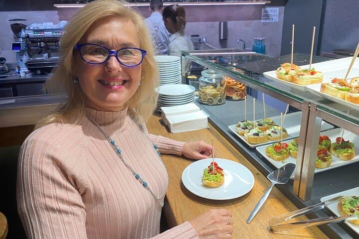 Discover Prague Old Town: All-Inclusive Food and Drink Tour